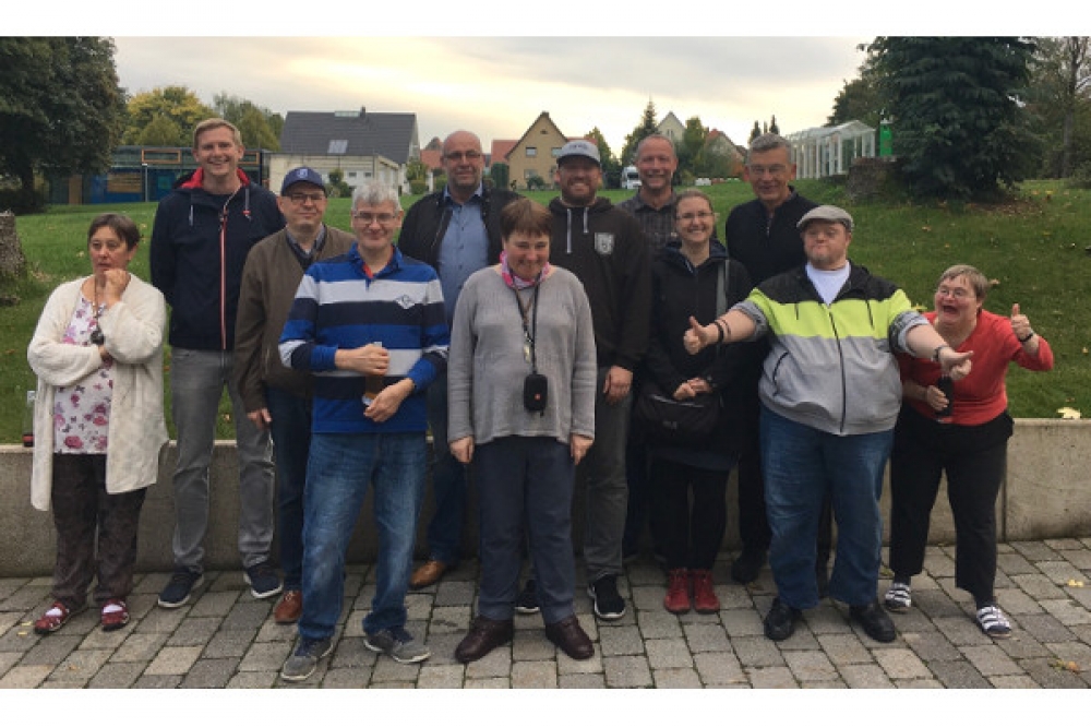 SCB-Delegation beim Grillnachmittag im Wohnheim