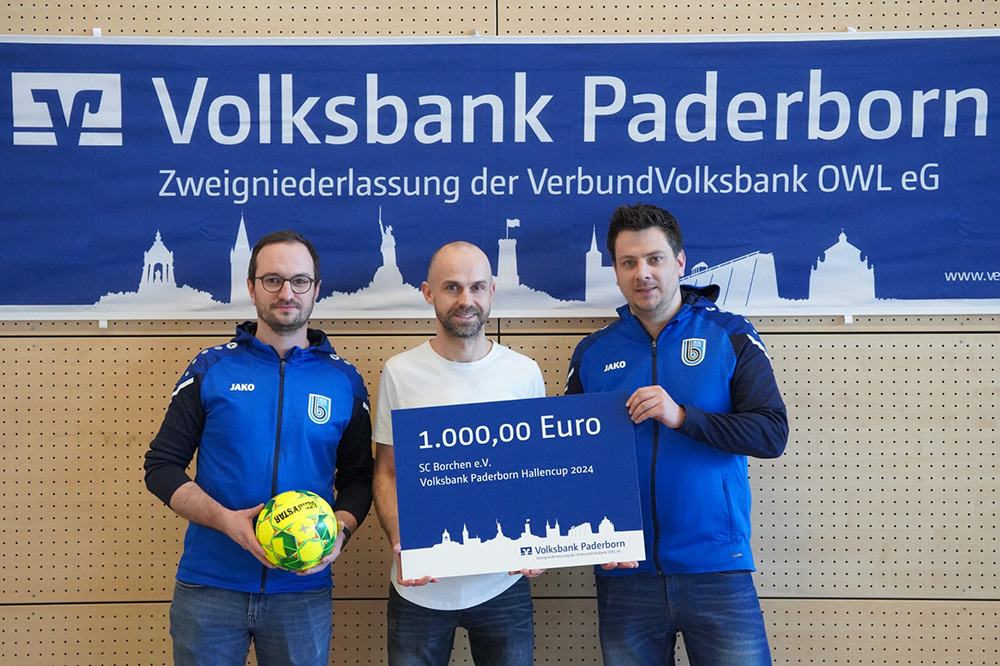 Die Fußball-Jugend erhält 1.000 Euro als Unterstützung für Hallencup 2024
