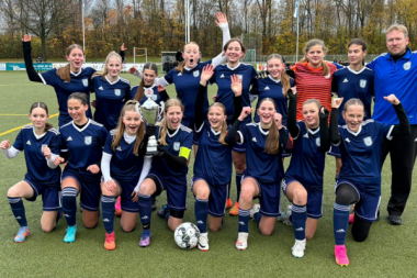 U17-Juniorinnen gewinnen Kreispokal nach Elfmeterschießen U17-Juniorinnen gewinnen Kreispokal nach Elfmeterschießen