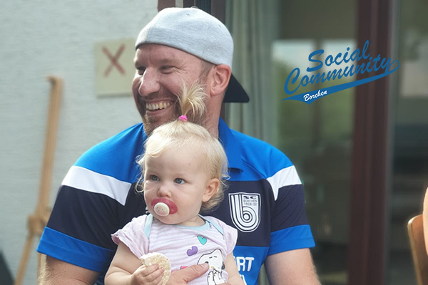 Spendenaufruf für die kleine Lena Spendenaufruf für die kleine Lena